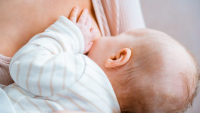 Photo of Anne sütü ile bulaş riski düşük